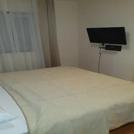 Marina Portoro Family Friendly 4 - Two Bedroom *