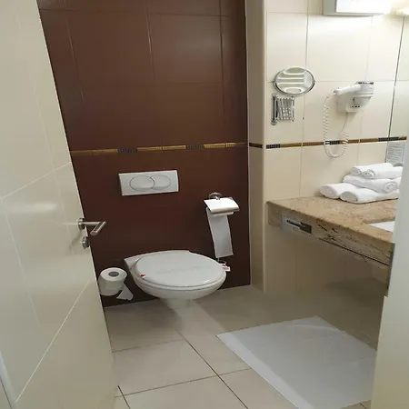 Marina Portoro Family Friendly 4 - Two Bedroom *